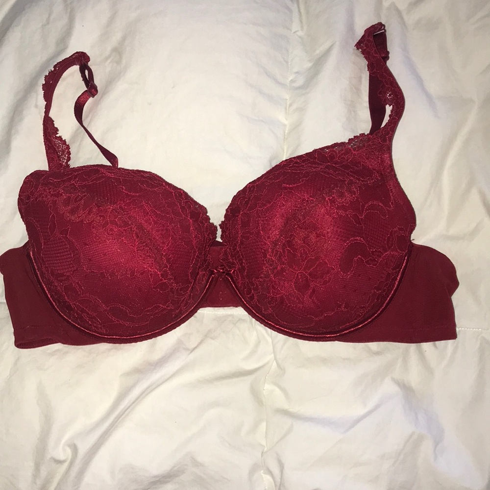 Red lacy bra